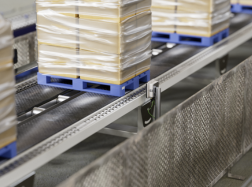 Q150 UHF RFID Read/Write Head from TURCK